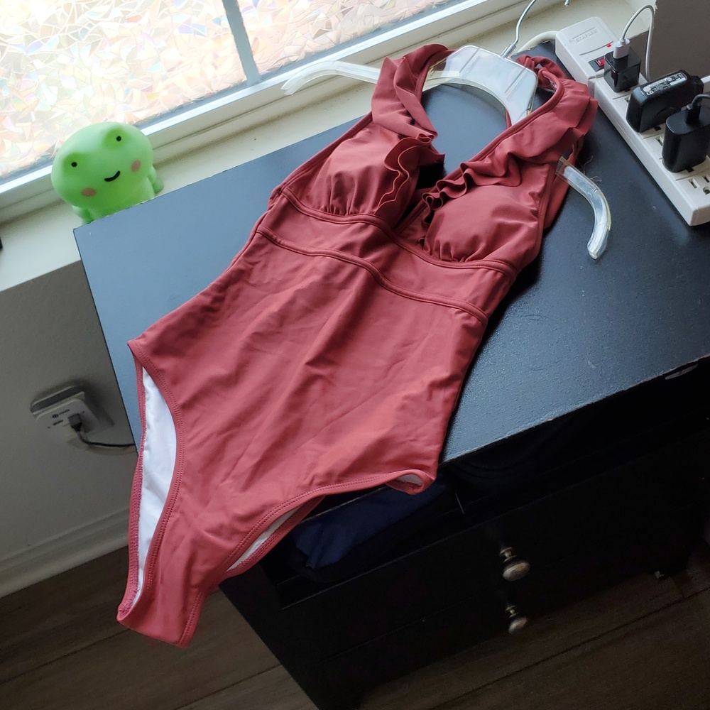 Cupshe Rust Red Halter One-Piece Swimsuit with Ruffle - Picture 5 of 5
